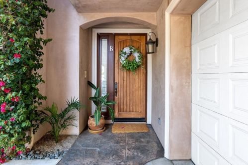 2111 Huntington Ln, Redondo Beach, CA 90278-4308