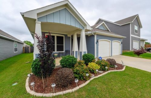 2304 Bray Village Dr, Denton, TX 76207-1235