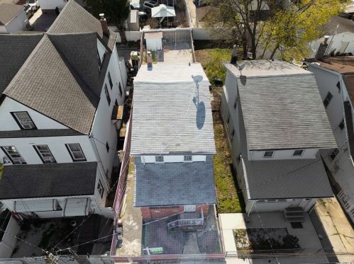 94-32 213th St, Jamaica, NY 11428-1033