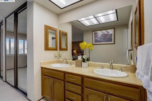 1150 Denton Ave, Hayward CA 94545-1942 exterior