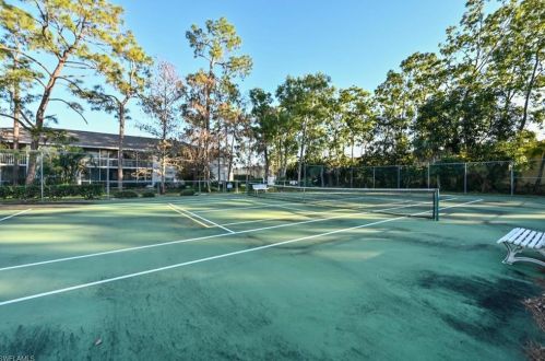 1369 Monarch Cir, Naples FL  34116-6615 exterior