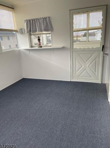 144 Philip Ave, Elmwood Park NJ  07407-2135 exterior