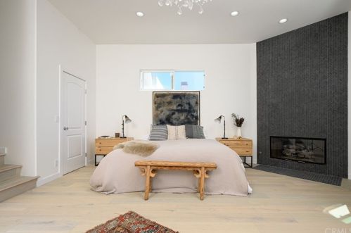 513 Dianthus St, Manhattan Beach CA  90266-6720 exterior