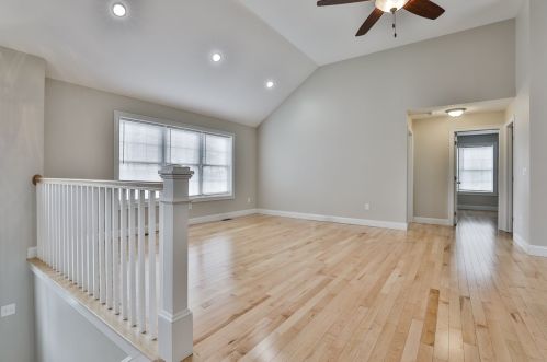 18 Pillsbury Rd, Londonderry NH  03053-2925 exterior