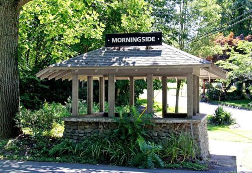 11 Yale Ave, Milford, CT 06460-7758