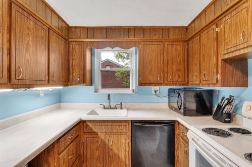 916 Stevendale Dr, Pittsburgh PA  15221-3926 exterior