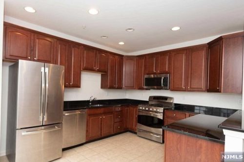 3 Forshee Cir, Montvale NJ 07645-1781 exterior