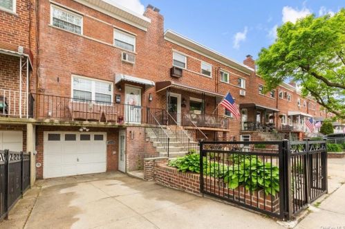 1013 Vincent Ave, Bronx, NY 10465-1524