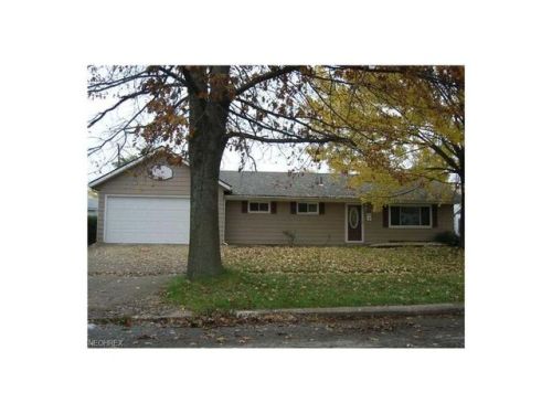4215 Meadow Ln, Lorain, OH 44055-3545