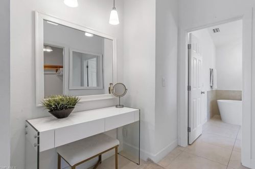 2516 Kings Lake Blvd, Naples FL  34112-5400 exterior