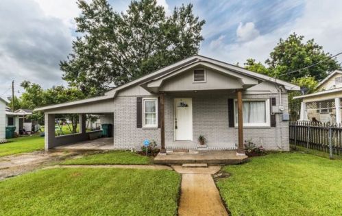 303 Avenue B, Youngsville, LA 70592-5970