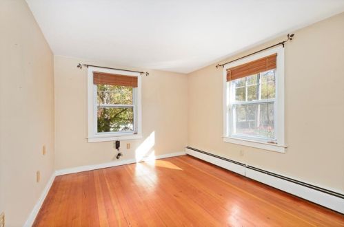 10 Wayne St, South Kingstown RI  02882-3814 exterior