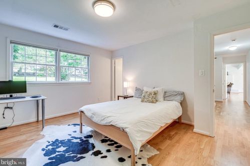 328 River Bend Rd, Great Falls VA  22066-4140 exterior