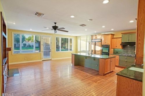 3367 Weatherford Ct, Simi Valley CA  93063-1328 exterior