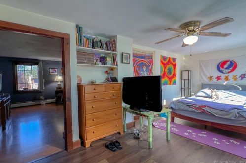 82 Chambers St, Manchester CT  06042-2912 exterior