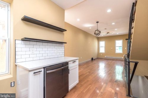 2719 Hicks St, Philadelphia, PA 19132-2211