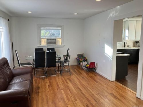 15 San Antonio Cir, Monroe, NY 10950-2010