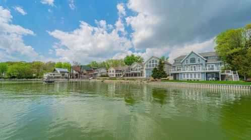 8145 Lake Shore Dr, Cedar Lake, IN 46303-9599