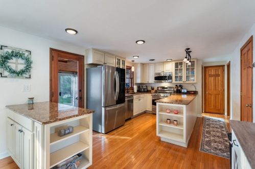 4944 Young Dr, Pittsburgh, PA 15227-3745