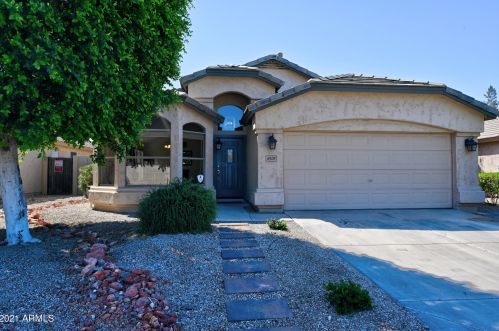 6409 Wahalla Ln, Glendale AZ 85308-5579 exterior