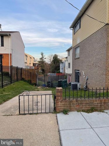 2311 Wagner St, Washington, DC 20020-3414