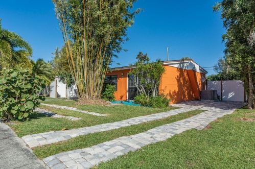 1520 6th Ave, Vero Beach, FL 32960-5740