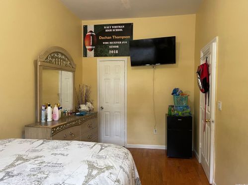 80 11 St, Huntington Station NY 11746-1729 exterior