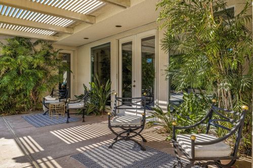 2 King Edward Ct, Rancho Mirage CA  92270-1621 exterior