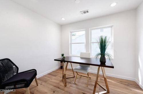 14363 Collins St, Van Nuys CA 91316-1030 exterior