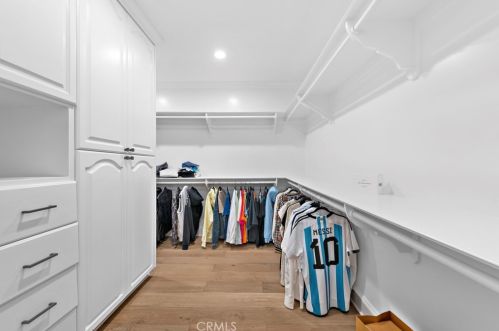 7 Cheshire Ct, Newport Beach CA  exterior