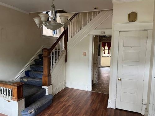 552 10th Ave, New Brighton, PA 15066-1437