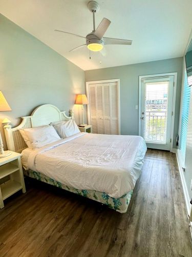 1804 Gulf Bch Dr, Saint George Island FL  32328-2827 exterior