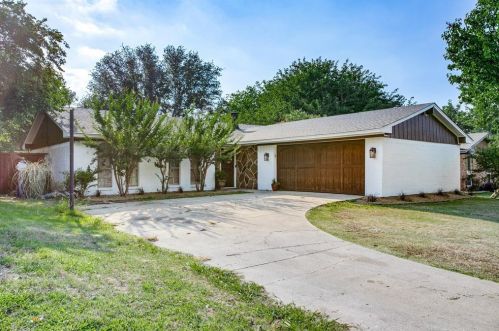 5511 Pawn Ct, Hickory Creek, TX 75065-2649