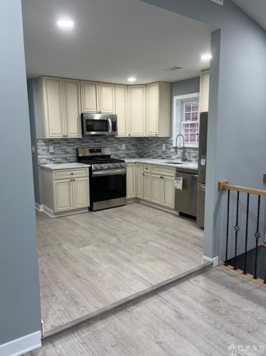32 Linden St, Perth Amboy NJ  08861-4732 exterior