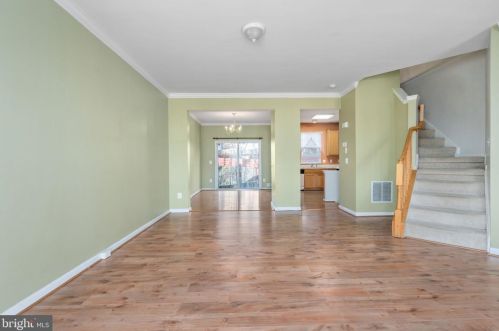 1260 Corbett Pl, Woodbridge VA  22191-1045 exterior