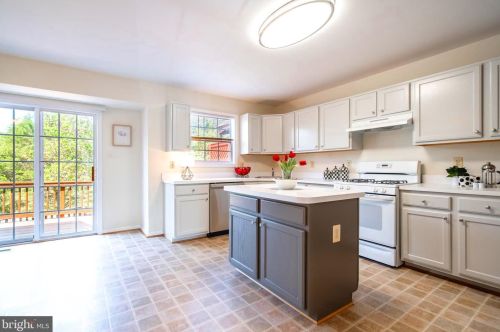 13578 Filly Ct, Gainesville VA  20155-2975 exterior