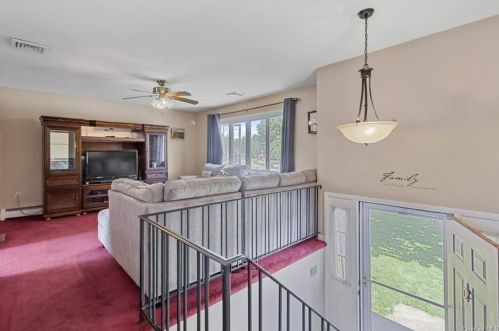 10 Pembroke Rd, Washingtonville, NY 10992-1362
