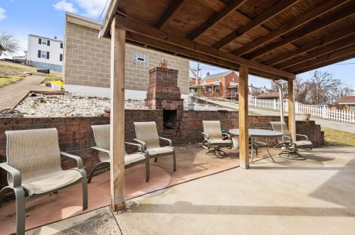 1000 Morton Ave, Mckeesport PA  15133-3930 exterior