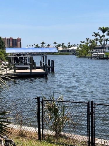 5232 16th Pl, Cape Coral, FL 33914-6801