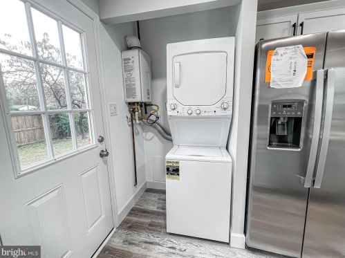1229 Longview Dr, Woodbridge VA  22191-2955 exterior