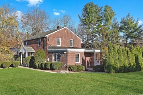 15 Garden St, Farmington, CT 06032-2203