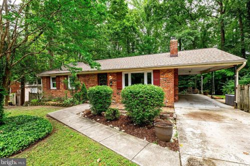 6413 Julian St, Springfield, VA 22150-4113