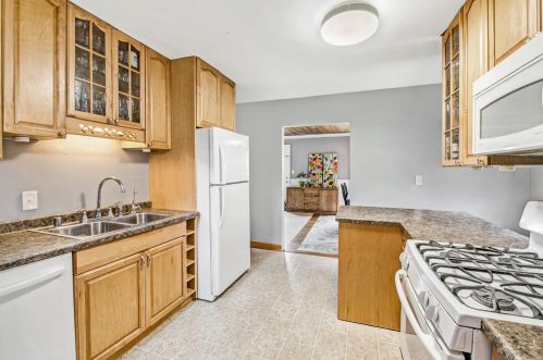 1415 168th St, Waukesha, WI 53151-1309