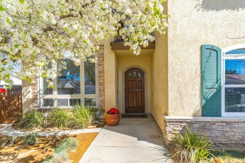 43654 Colony Dr, Lancaster, CA 93536-6333