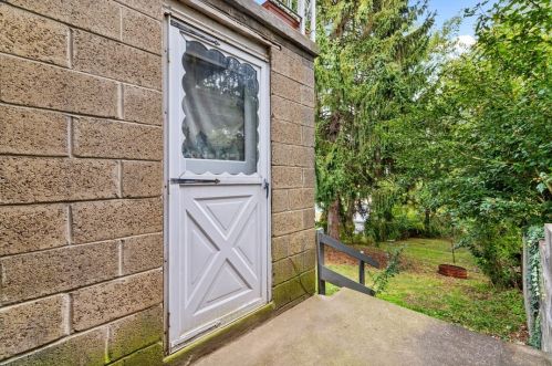 38 Minooka St, Pittsburgh PA 15210-3503 exterior