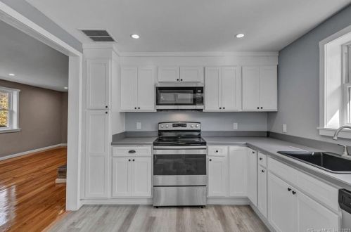 86 Woodland Dr, Northford CT  06472-1210 exterior