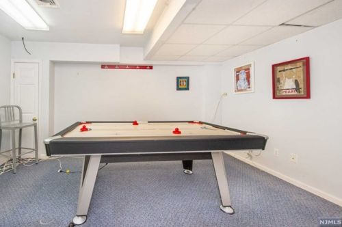 122 Woodside Ave, Ridgewood NJ 07450-5028 exterior