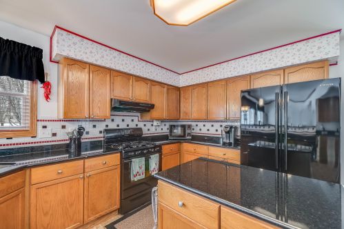 6820 107 Ave, Kenosha WI 53142-7864 exterior