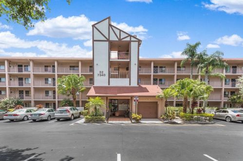 7340 Amberly Ln, Delray Beach, FL 33446-2949