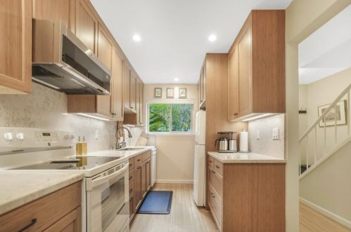 1069 Oddstad Blvd, Pacifica CA  94044-3858 exterior